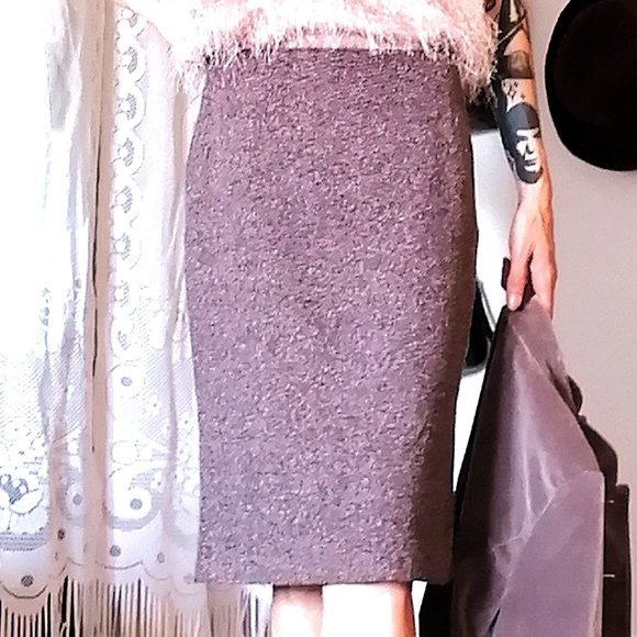 Structured Skirt - Picture 1 of 8